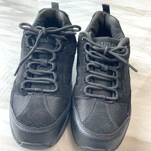 Slightly Used Mens size 9 Brahma Leather Steel Toe, Slip and Oil Resistant Shoes